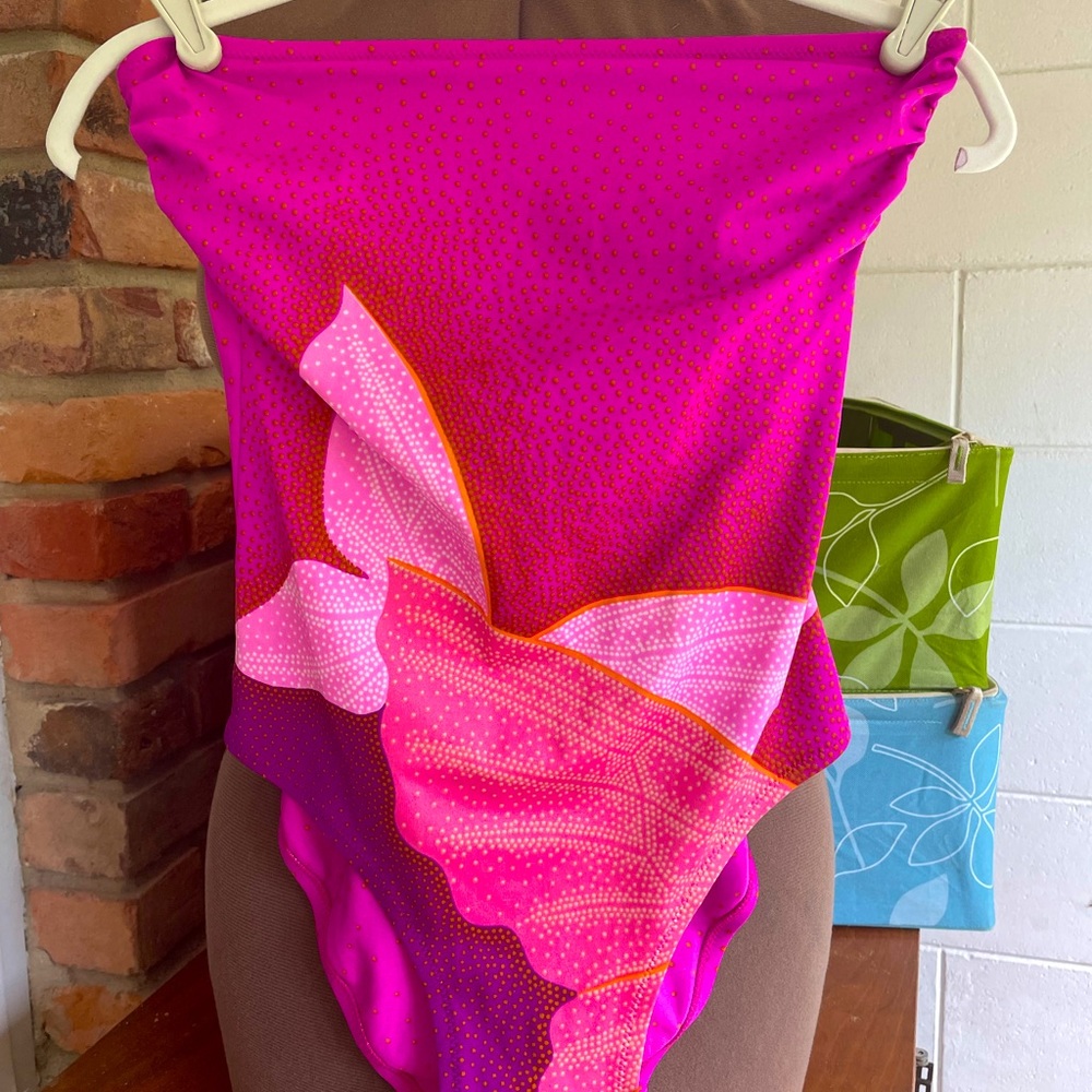 Vintage PinUp swimsuit bright colors flowers 80’s